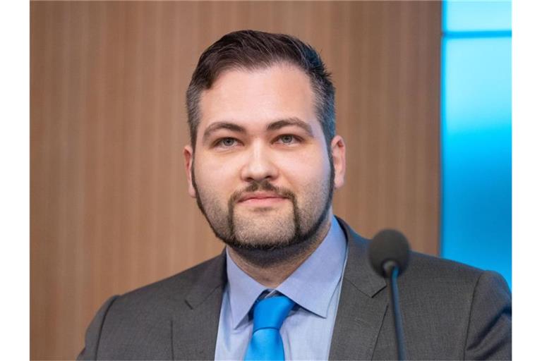 Ruben Rupp, Landtagsabgeordneter der AfD in Baden-Württemberg, bei einer Pressekonferenz. Foto: Marijan Murat/dpa/Archiv