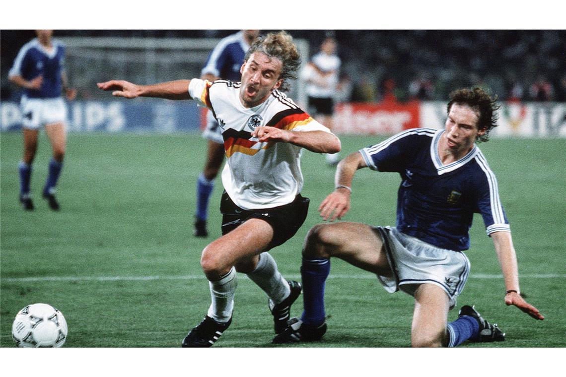Rudi Völler, der wie Klinsmann drei Treffer im Turnierverlauf erzielte, hatte den Elfmeter, den Brehme verwandelte, im Endspiel herausgeholt. Auf Vereinsebene war Völler für Werder Bremen, Bayer Leverkusen und AS Rom am erfolgreichsten.