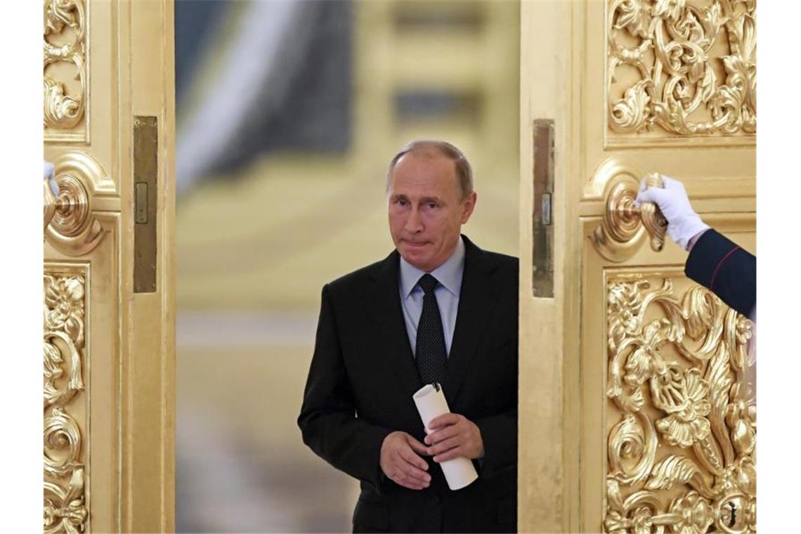 Kreml verteidigt Ausweisung europäischer Diplomaten Russlands Präsident Wladimir Putin in Russlands Machtzentrale, dem Kreml. Foto: Kirill Kudryavtsev/AFP Pool/AP/dpa