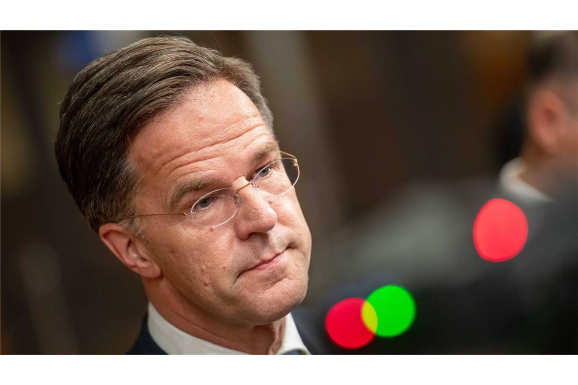 Rutte hatte schon vor seinem Amtsbeginn bei der Nato mehrfach klargemacht, dass die Ukraine westliche Waffensysteme aus seiner Sicht ohne Einschränkungen gegen Russland nutzen können sollte.