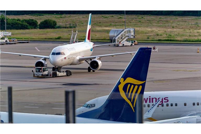 Ryanair und Eurowings konkurrieren bei Direktflügen.