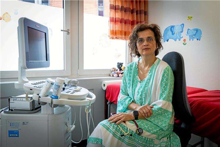 Sabina Delic-Bikic wollte ursprünglich zum Jahreswechsel ihre Tätigkeit als Kinderärztin in Backnang niederlegen, praktiziert nun aber noch bis zur Jahresmitte weiter. Foto: Alexander Becher