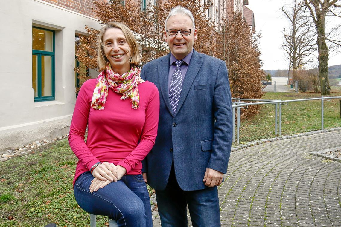 Sabine Laible und Eckart Jost im Demenzgarten Staigacker. Archivfoto: Alexander Becher