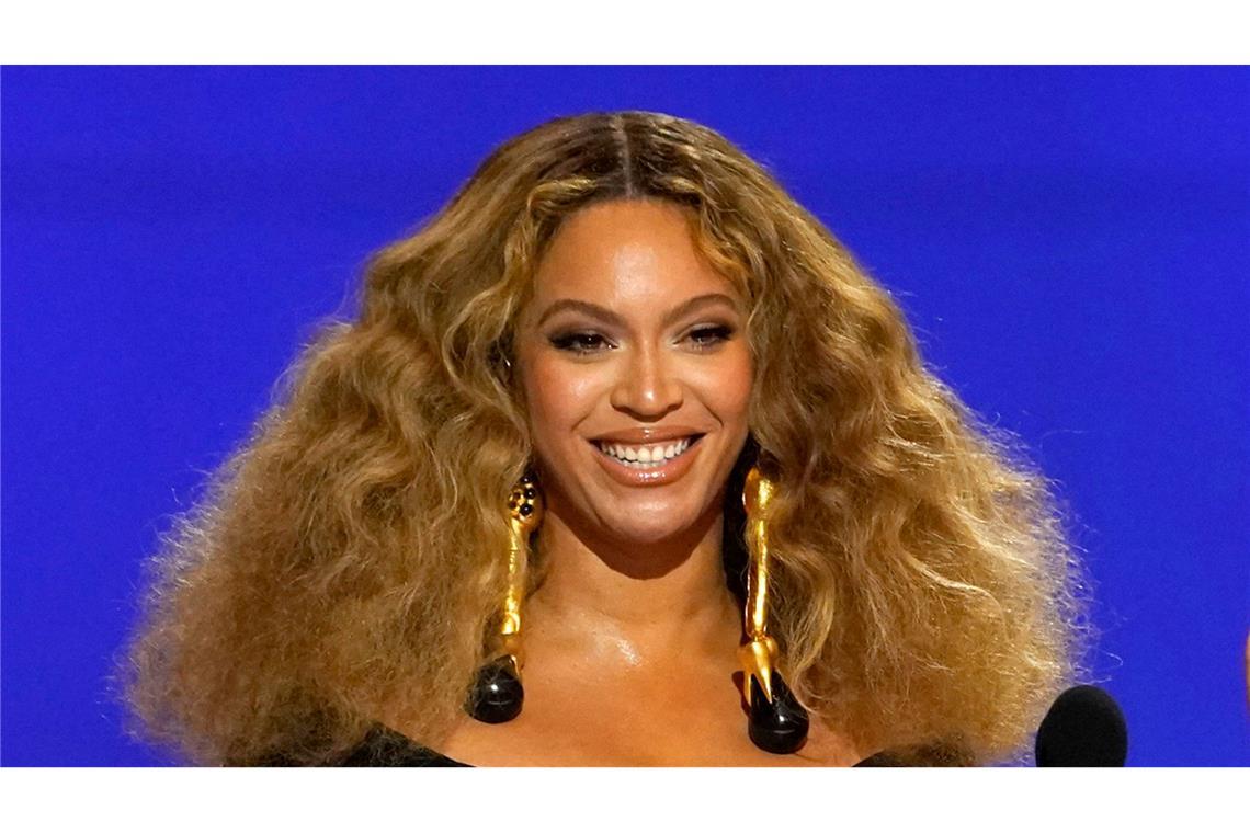 Sängerin Beyoncé hat eine neue Version des Beatles-Songs "Blackbird" vorgelegt.
