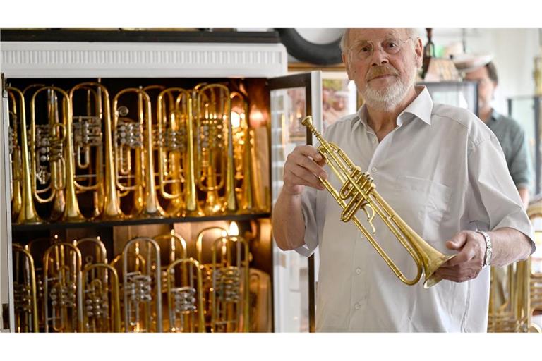 Sammler Günter Hett hat in der Nähe von Köln über Jahrzehnte hinweg eine immense Anzahl von Blasinstrumenten zusammengetragen - und verschenkt nun 450 davon.