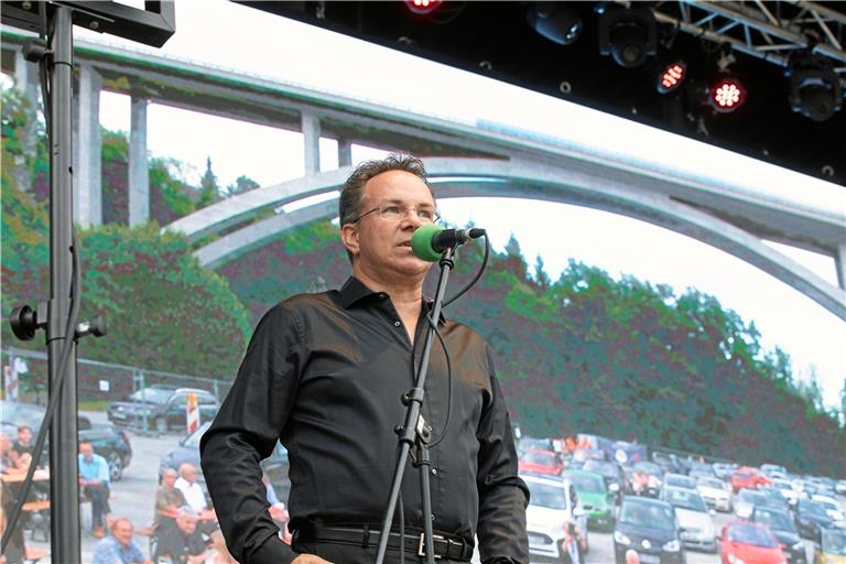 Schon 2020 präsentierte Rainer Roos Musicalstars im Autokino. Auch beim Kultursommer bringt er Musicalfeeling nach Backnang. Foto: J. Fiedler