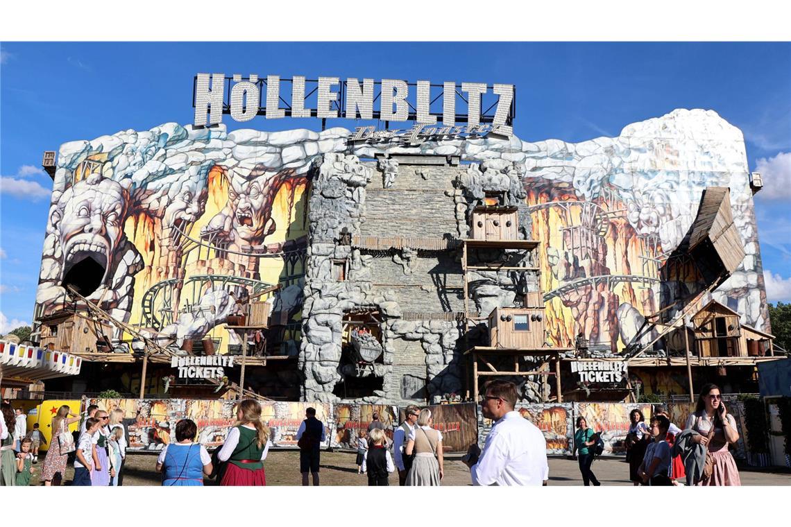 Schon im Herbst hatte es am „Höllenblitz“ auf dem Oktoberfest in München einen Unfall mit mehreren Leichtverletzten gegeben (Archivfoto).