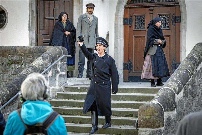 „Schweres Gepäck“ spielt während des Zweiten Weltkriegs und in den frühen Nachkriegsjahren. Es ist als Audiospaziergang angelegt. In Backnang führt dieser unter anderem zum Stiftshof. Foto: Alexander Becher