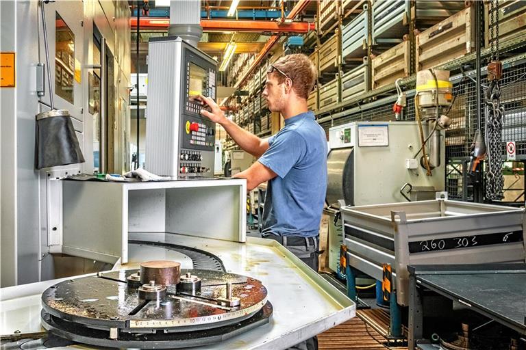 Schwierige Standortbedingungen für die Unternehmen der Metall- und Elektroindustrie im Kreis. Foto: stock.adobe.com/Ingo Bartussek