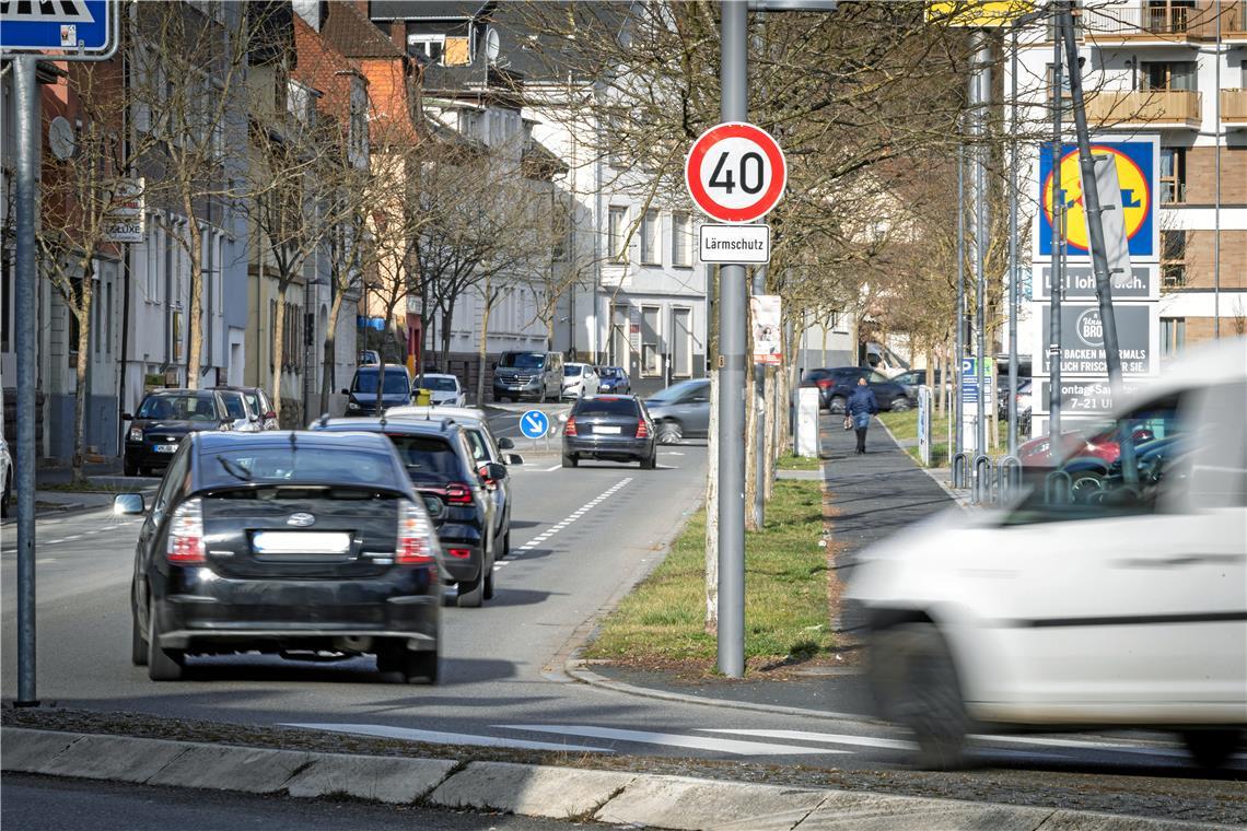 Seit einigen Tagen herrscht in der Gartenstraße aus Lärmschutzgründen Tempo 40. Foto: Alexander Becher