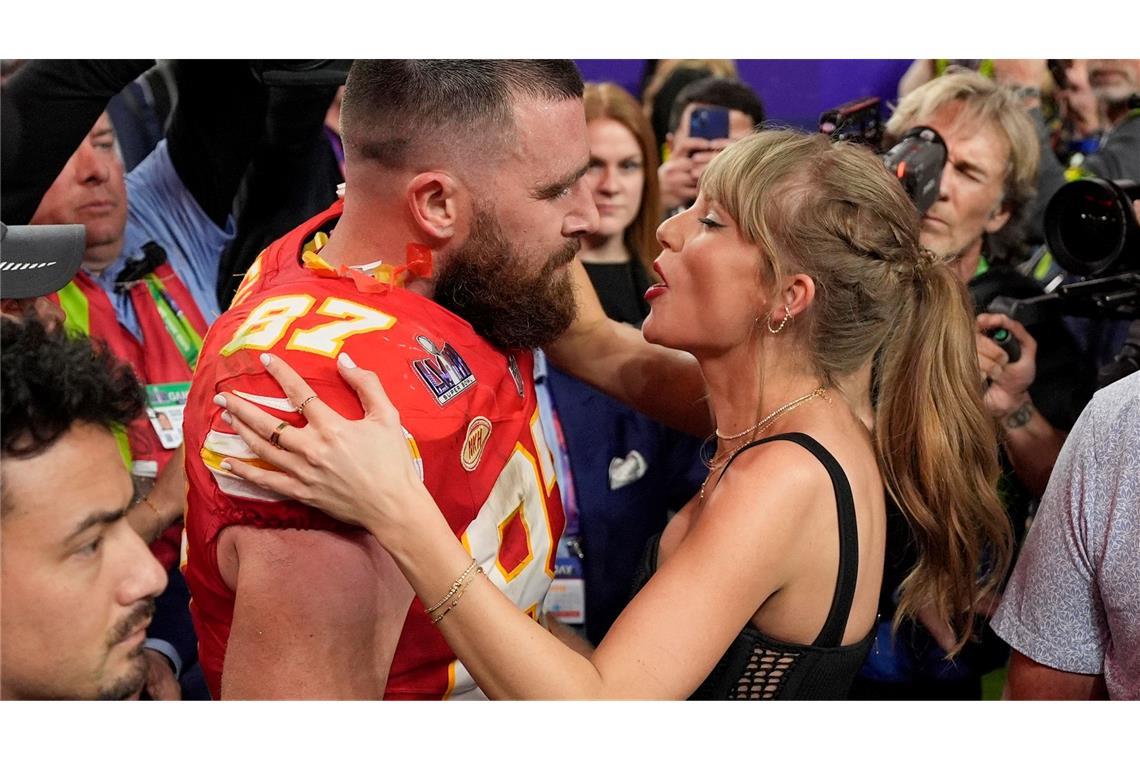 Seit knapp einem Jahr ist der American-Football-Spieler Travis Kelce an der Seite von Taylor Swift. (Archivfoto)