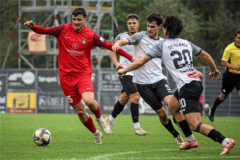 SG-Innenverteidiger Antonis Aidonis (links) ist weiterhin krank und seine morgige Rückkehr aufs Spielfeld noch fraglich. Foto: Alexander Becher