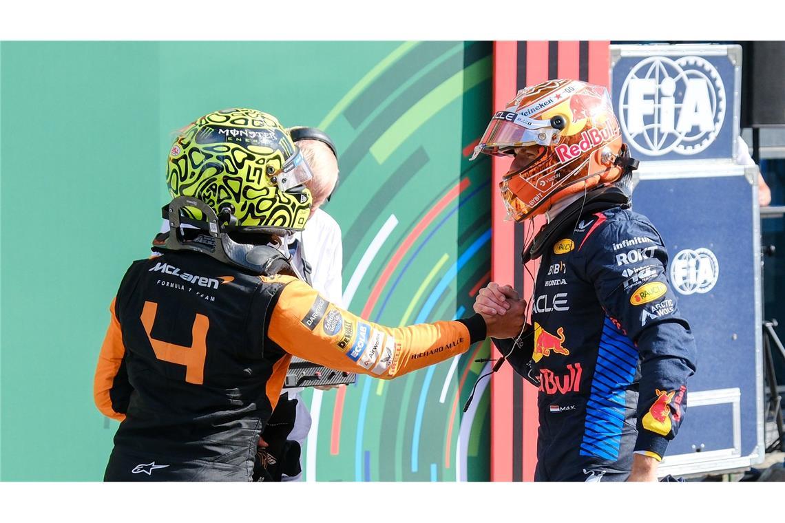 Sie prägen den WM-Kampf: Lando Norris (l) und Max Verstappen.