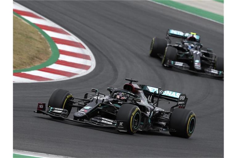 Siegte auch in Portugal: Lewis Hamilton. Foto: Jose Sena Goulao/EPA Pool/AP/dpa