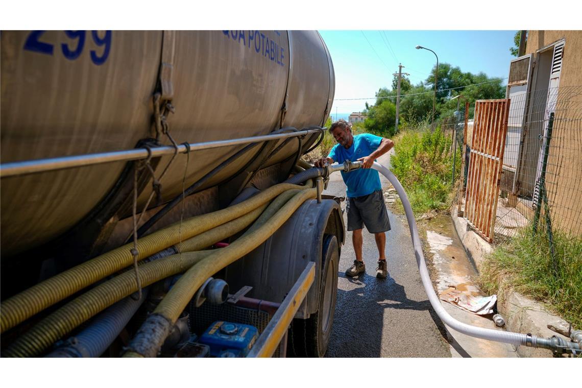 Sizilien leidet unter einer verheerenden Dürre, und für fast eine Million Einwohner ist das Wasser streng rationiert.