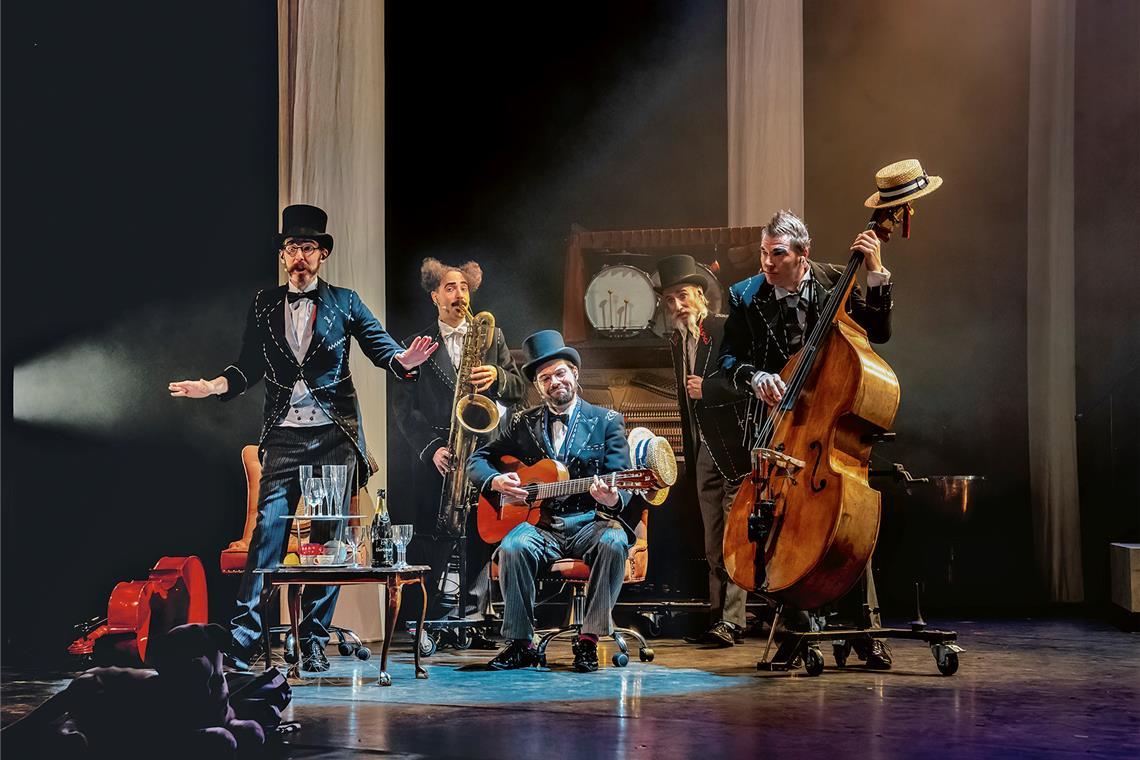 Släpstick, ein niederländisches Ensemble aus fünf Musikclowns, bringt das Programm „The Roaring Twenties“ auf die Bürgerhausbühne. Foto: Jaap van Reedijk