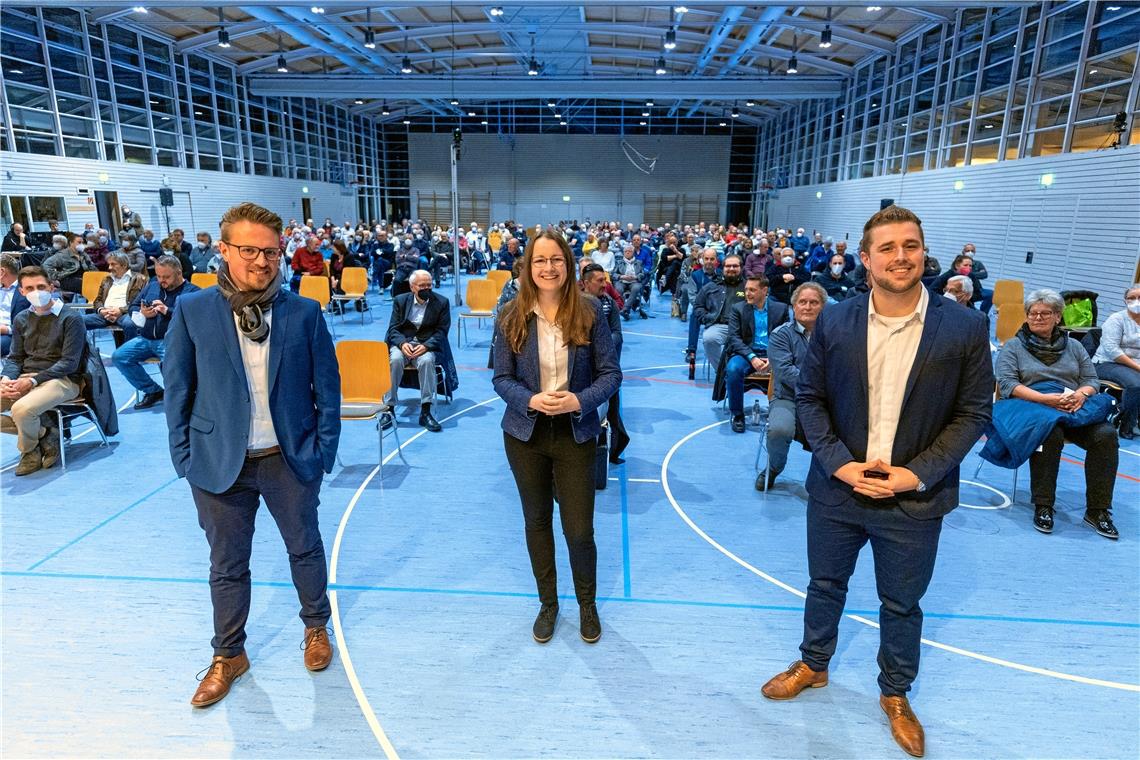 So viel steht fest: Entweder Daniel Gutmann (links), Lena Weller oder Daniel Bogner wird ins Weissacher Rathaus einziehen.  Foto: A. Becher