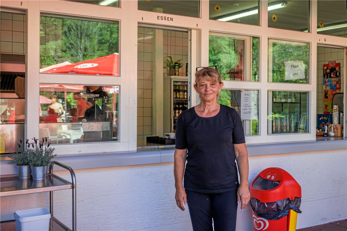 Sofia Papadopoulou hat im Sommer mit ihrem Team ein steiles Arbeitspensum. Der Kiosk ist von 10 bis 20 Uhr geöffnet. Foto: Stefan Bossow