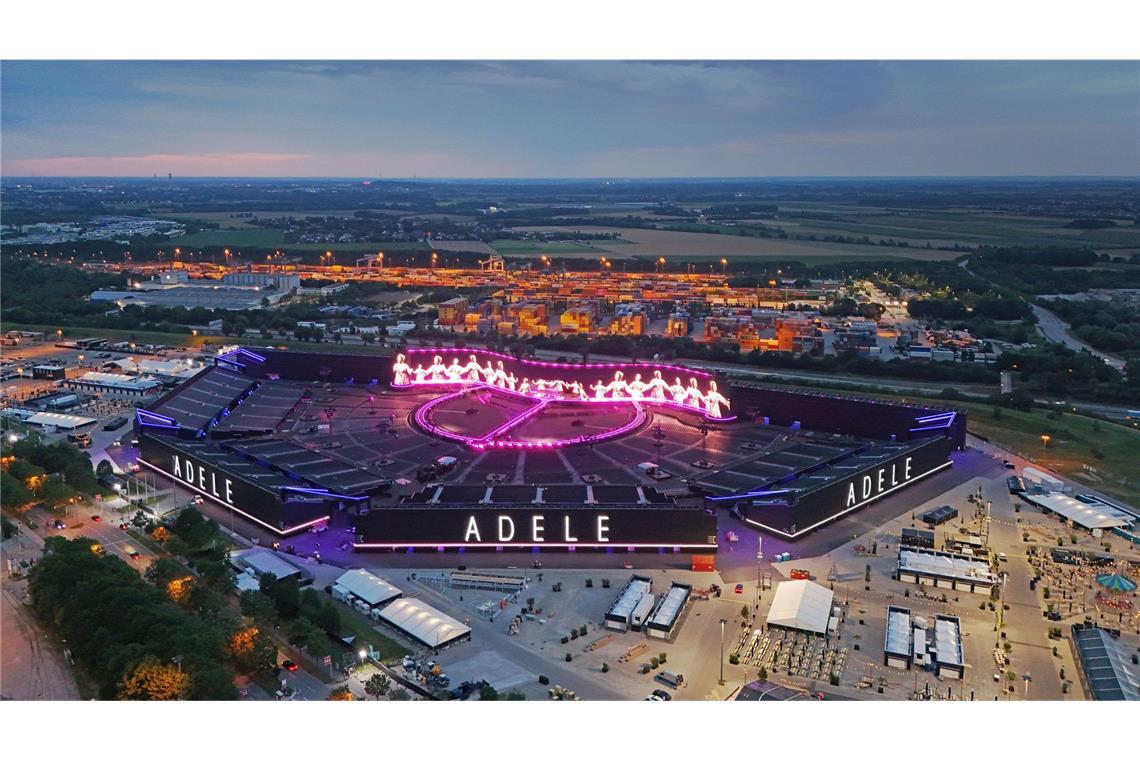 Soundcheck in der extra für Adele erstellten Open-Air-Arena in München.