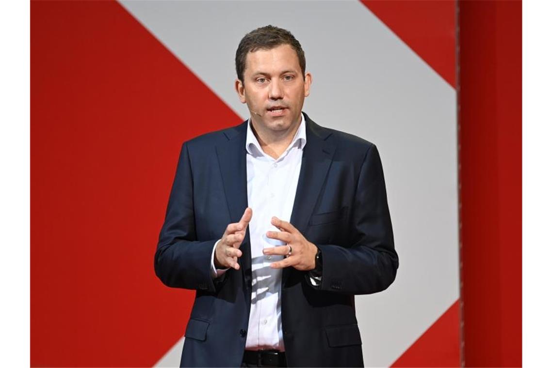 Klingbeil: CDU soll sich Rechtsruck entgegenstellen SPD-Generalsekretär Lars Klingbeil kontert Vorwürfen aus der Union. Foto: Britta Pedersen/dpa-Zentralbild/dpa