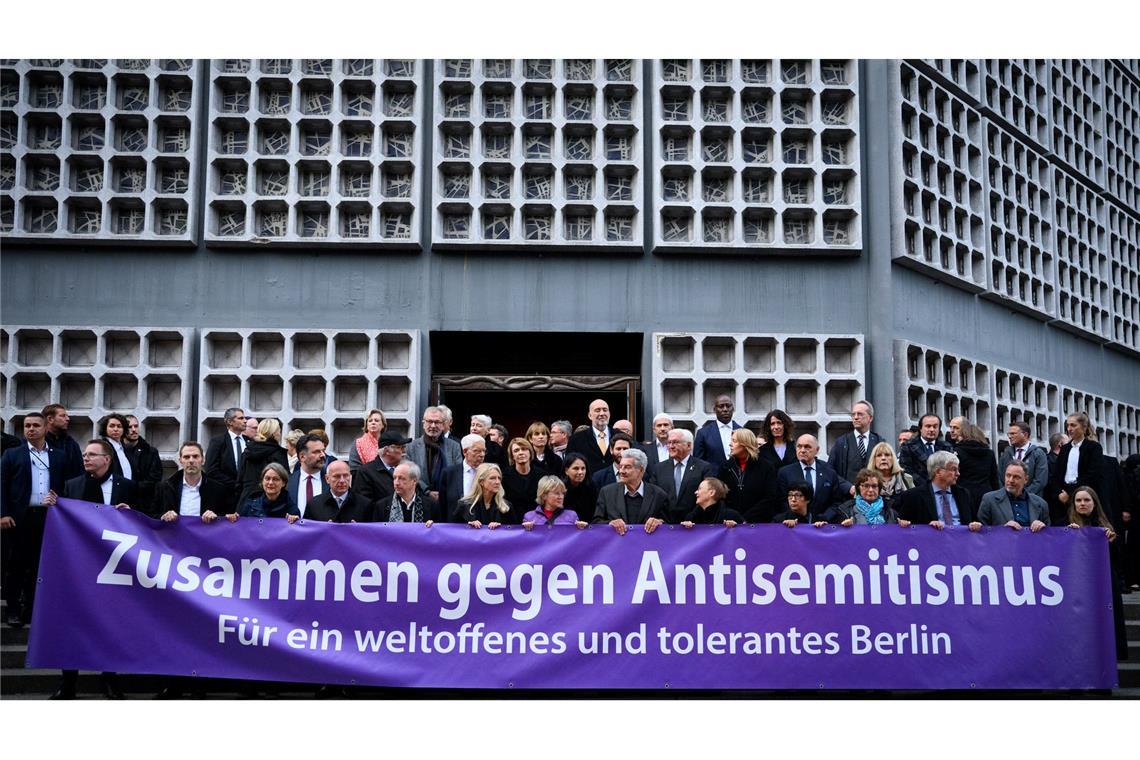 SPD, Grüne, FDP und Union hatten sich im November nach langen, strittigen Verhandlungen auf einen Text für einen Antrag zur Ächtung und Bekämpfung von Antisemitismus geeinigt. Experten und einige Oppositionspolitiker störten sich vor allem an der darin verwendeten Definition von Antisemitismus. (Archivbild)