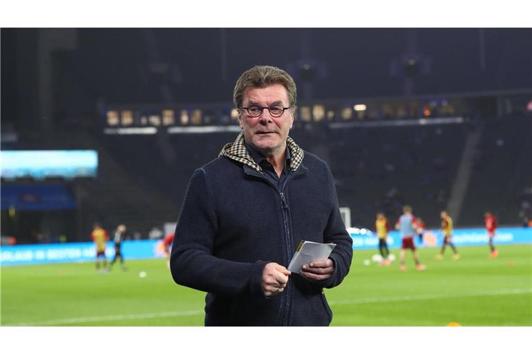 Sportvorstand Dieter Hecking muss beim 1. FC Nürnberg mit sofortiger Wirkung gehen. (Archivbild)