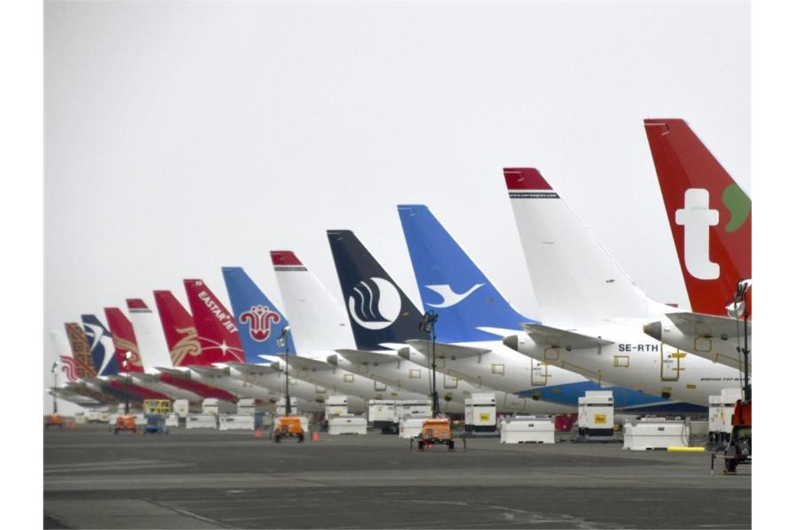 Boeing-Chef Muilenburg stürzt über 737-Max-Debakel Startverbot: Flugzeuge des Typs Boeing 737 MAX verschiedener Fluggesellschaften auf einem Flughafen im US-Bundesstaat Washington. Foto: -/kyodo/dpa