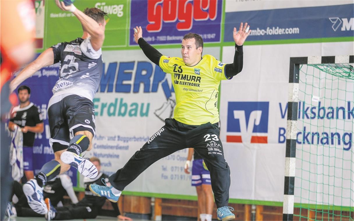„Wir motivieren uns gegenseitig“ Stefan Koppmeier möchte auch bei seinem ersten HCOB-Heimspiel in der Gemeindehalle einige Paraden zeigen. Foto: A. Becher