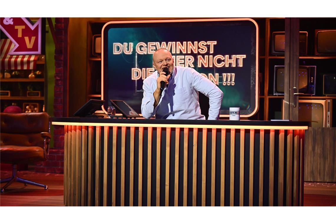 Stefan Raab feiert mit der brandneuen Quiz- und Competition-Show #DGHNDMBSR «Du gewinnst hier nicht die Million bei Stefan Raab» sein TV-Comeback auf RTL+.