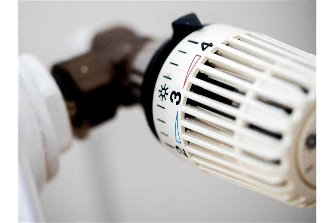 Heizkosten für Öl und Gas deutlich gestiegen Steigende Öl- und Gaspreise machen das Heizen teurer. Foto: Hauke-Christian Dittrich/dpa/Symbolbild