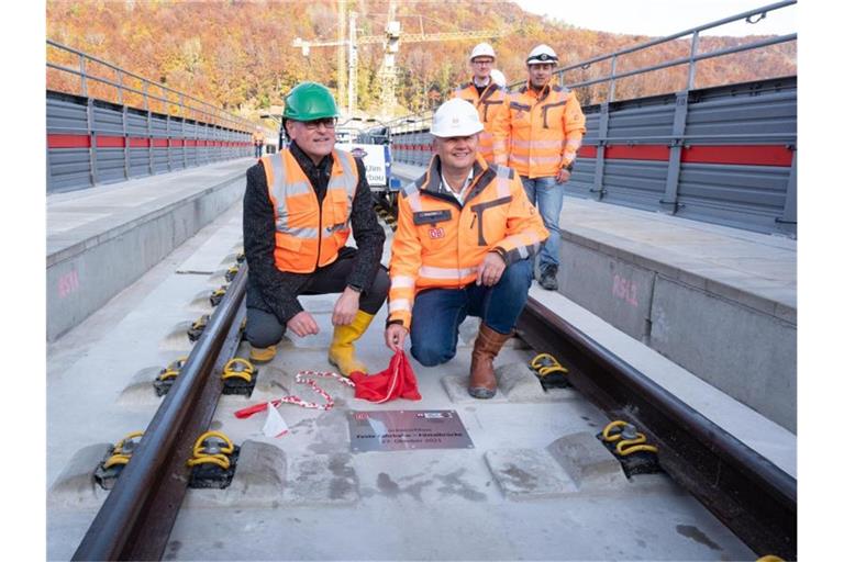 Stelle der letzten Schienenarbeiten für die Bahn Neubaustrecke Wendlingen-Ulm. Foto: Bernd Weißbrod/dpa