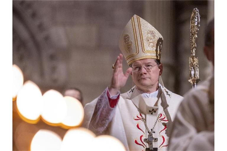 Stephan Burger feiert einen Gottesdienst. Foto: Patrick Seeger/dpa/Archivbild