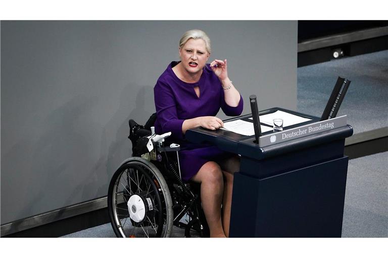 Stephanie Aeffner bei einer Rede im Bundestag.