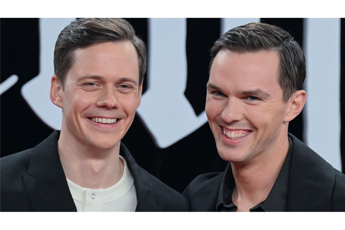 Strahlten am Zoo Palast um die Wette: Bill Skarsgård und Nicholas Hoult.