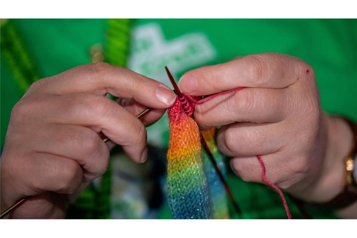 Stricken gehört beim Grünen-Parteitag dazu - ob selbstironisch oder nicht.