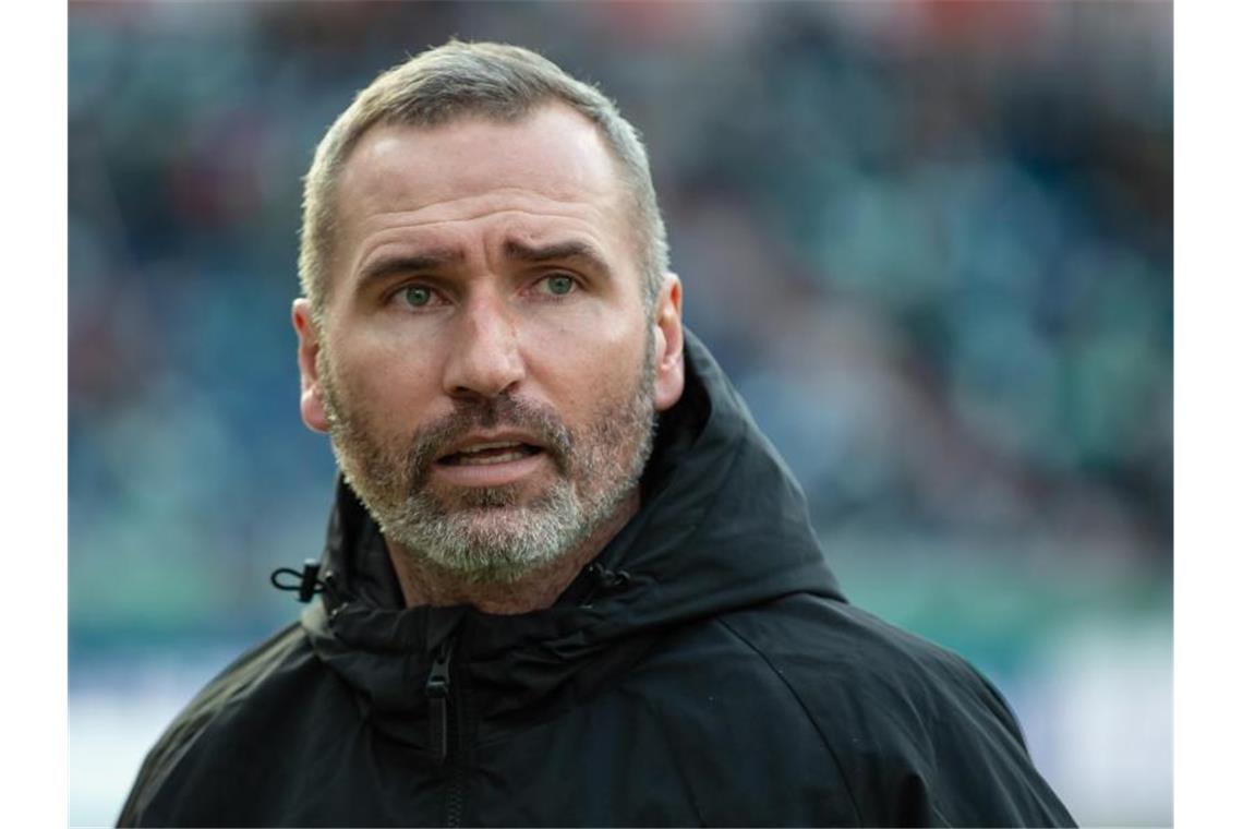 VfB entscheidet Trainerfrage: Walter muss gehen Stuttgart trennte sich von Trainer Tim Walter. Foto: Swen Pförtner/dpa