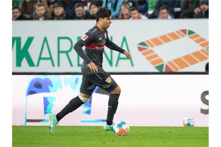 Stuttgarts Wahid Faghir spielt den Ball. Foto: Matthias Balk/dpa/Archivbild