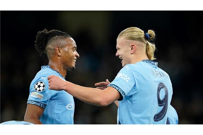 Superstar Erling Haaland (r) traf einmal mehr spektakulär für Manchester City.