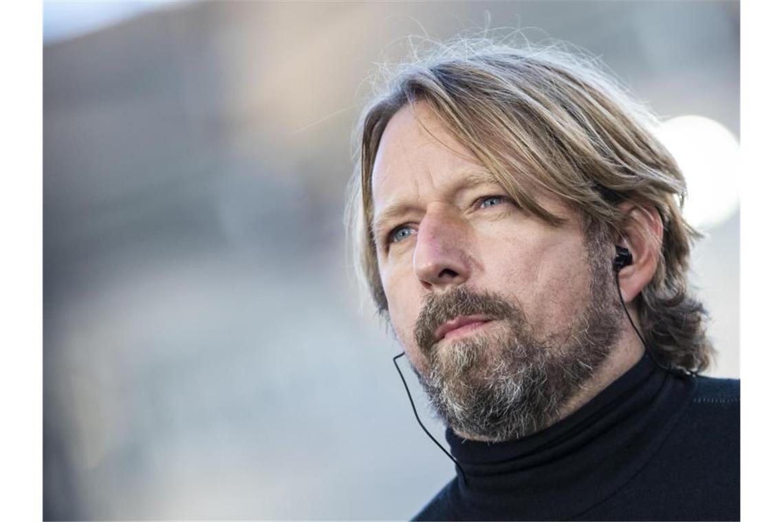 Sven Mislintat vor einem Spiel. Foto: Tom Weller/dpa