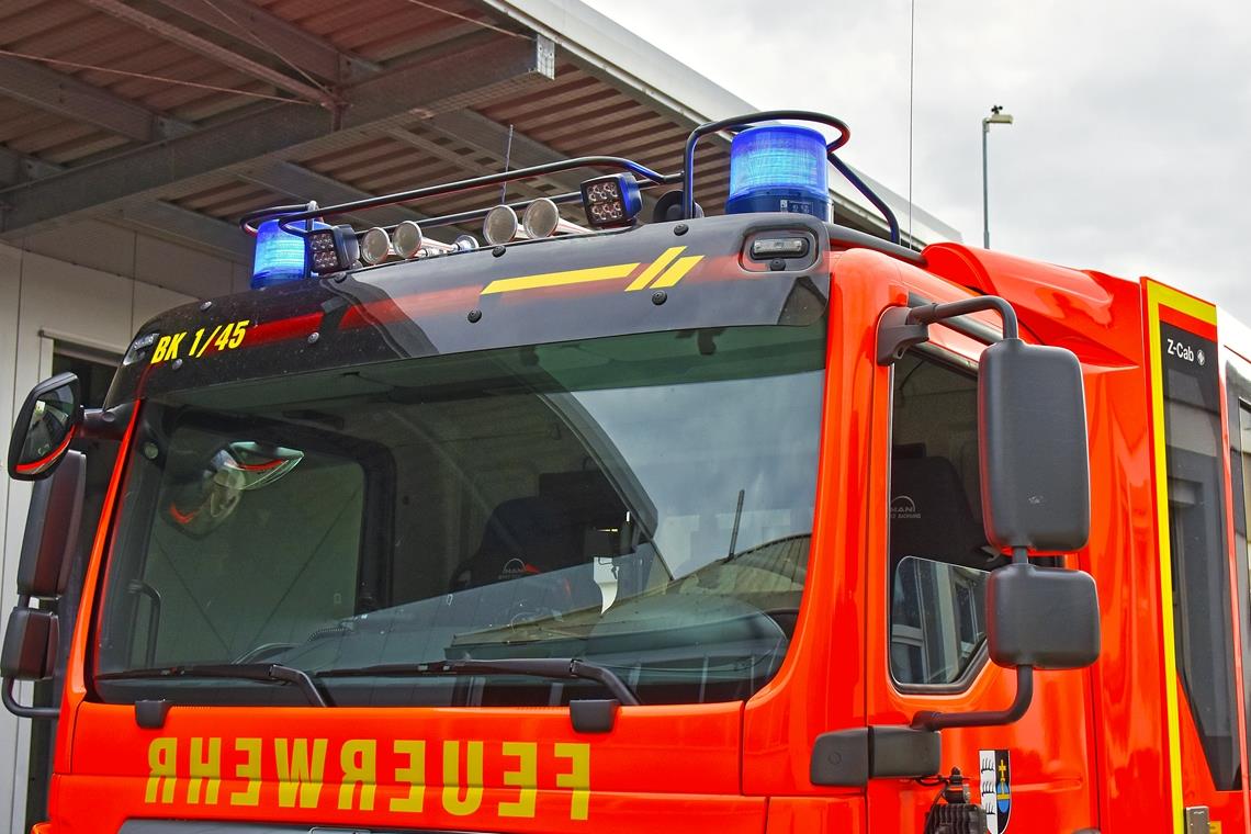 Feuerwehr muss Mülleimer löschen Symbolfoto: T. Sellmaier