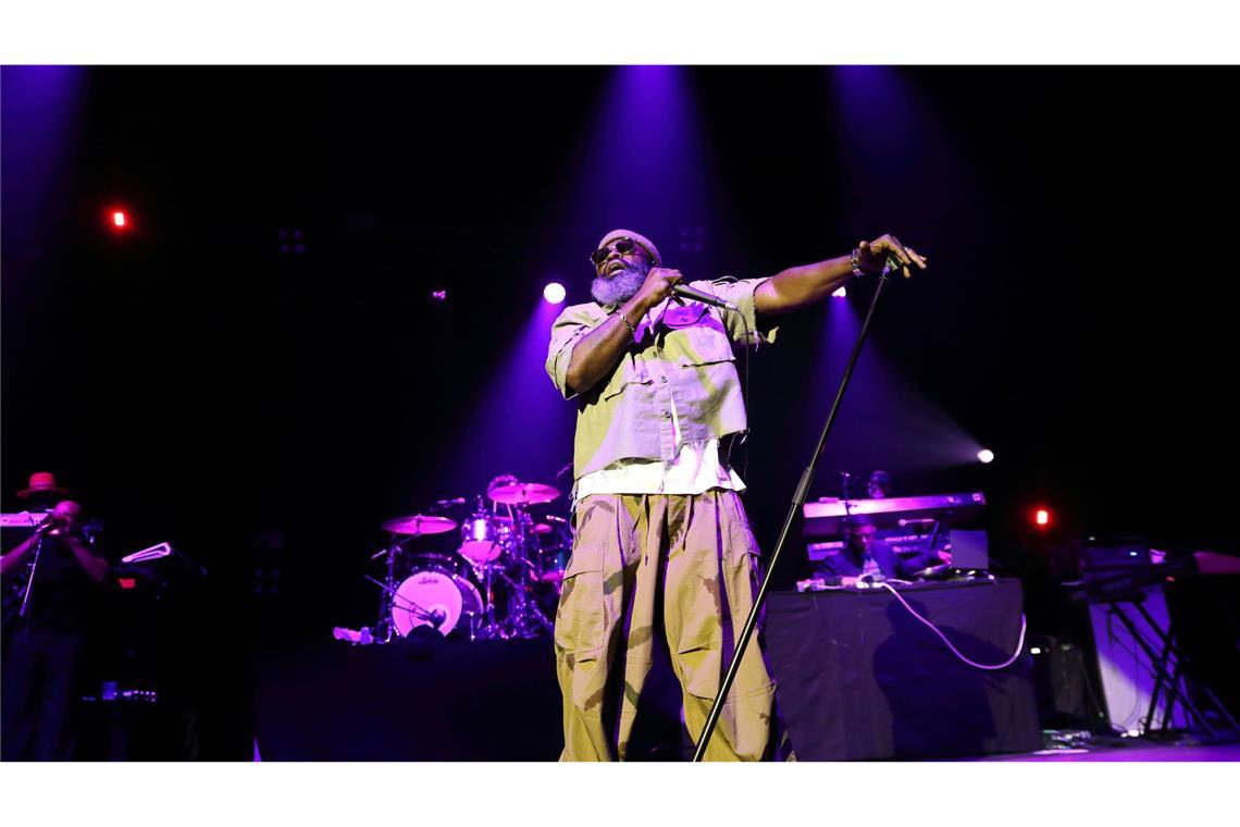 Tariq Luqmaan Trotter alias Black Thought von der Band The Roots bei einem Konzert in der Uber Eats Music Hall in Berlin