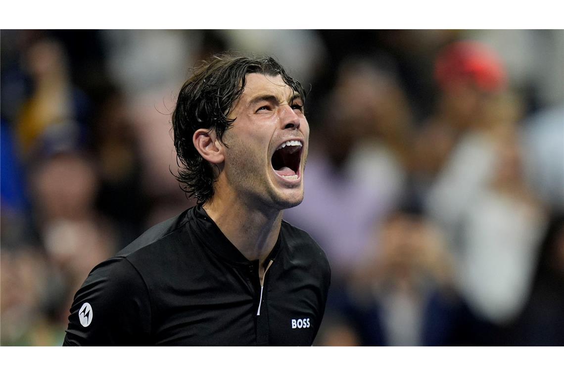 Taylor Fritz schreit seine Freude über den Finaleinzug heraus.