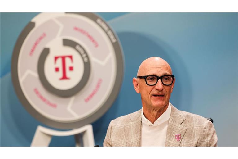 Telekom-Chef Tim Höttges ist zufrieden mit dem Glasfaser-Ausbautempo.