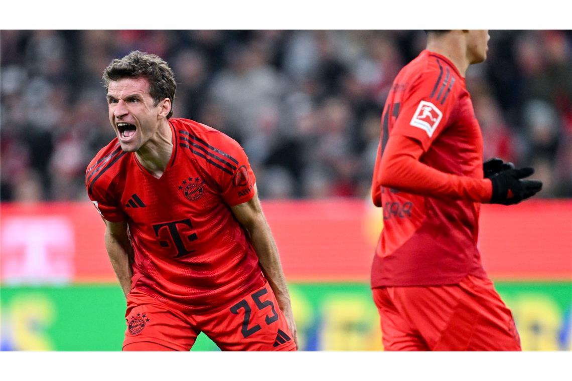 Thomas Müller (l) sieht im Sieg auch ein Signal.