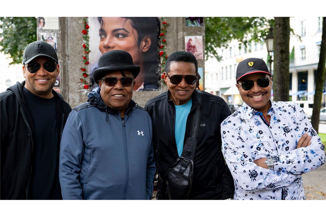 Tito Jackson (Zweiter von links) war mit seinen Brüdern Jackie und Marlon sowie seinem Sohn Taryll erst vor einer Woche in München. (Archivbild)