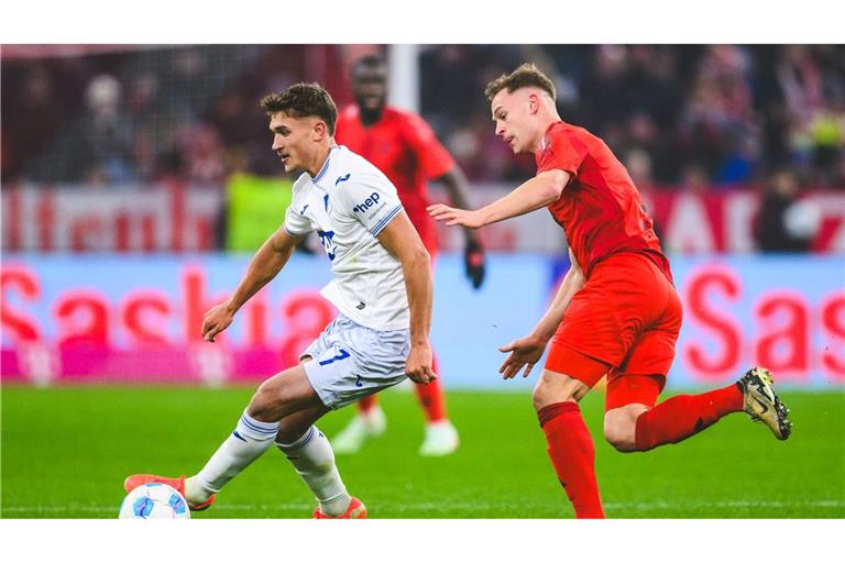 Tom Bischof (l) und Joshua Kimmich sind vom Sommer an Teamkollegen.