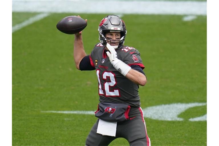 Tom Brady und die Tampa Bay Buccaneers kassierten die zweite Saisonniederlage. Foto: Jack Dempsey/AP/dpa