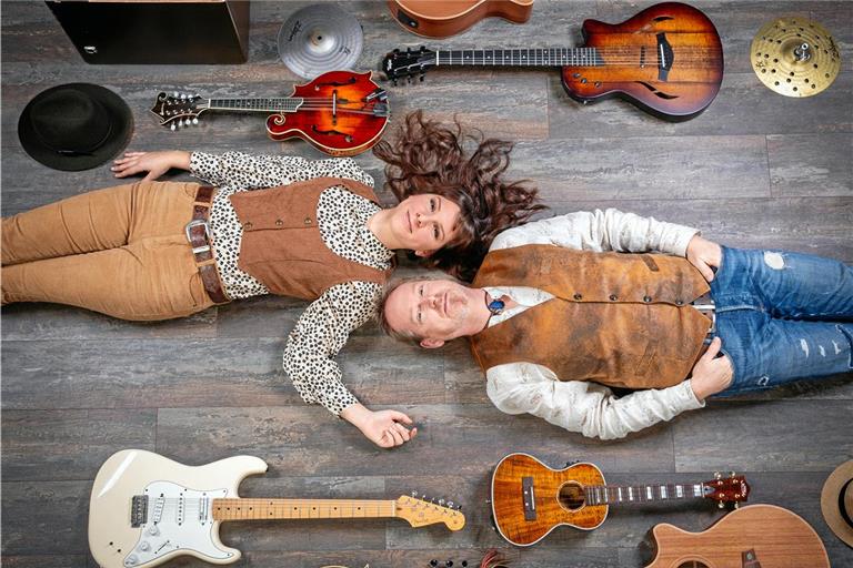 Tonia Danese und Uwe Lenz haben instrumentenmäßig eine beachtliche Auswahl. Foto: Fotostudio Pelz Weinstadt