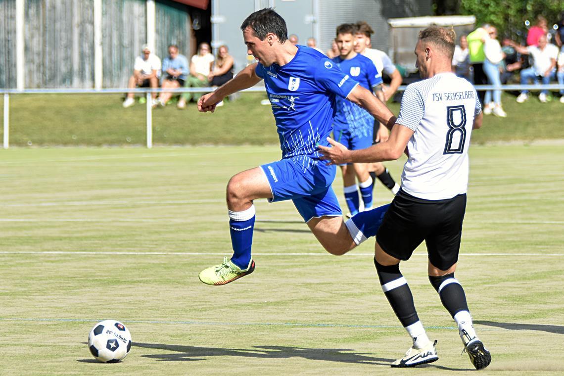 Torjäger Nicolai Heyduk und der SV Unterweissach überspringen in dieser Kreisliga-A-2-Saison bislang jede Hürde. Foto: Tobias Sellmaier