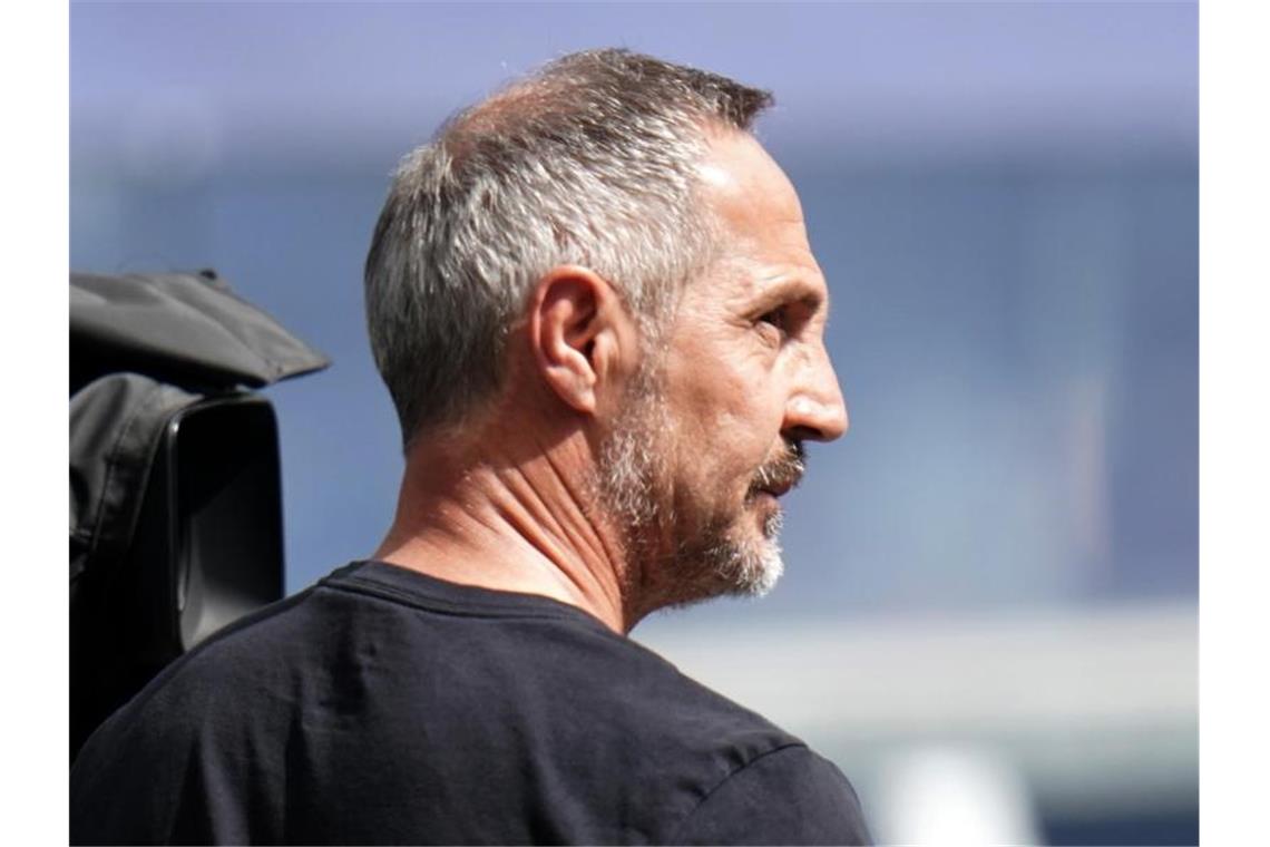Hütter-Abschied in Frankfurt: Bördner für Trapp im Tor Trainer Adi Hütter. Foto: Thomas Frey/dpa/Archivbild